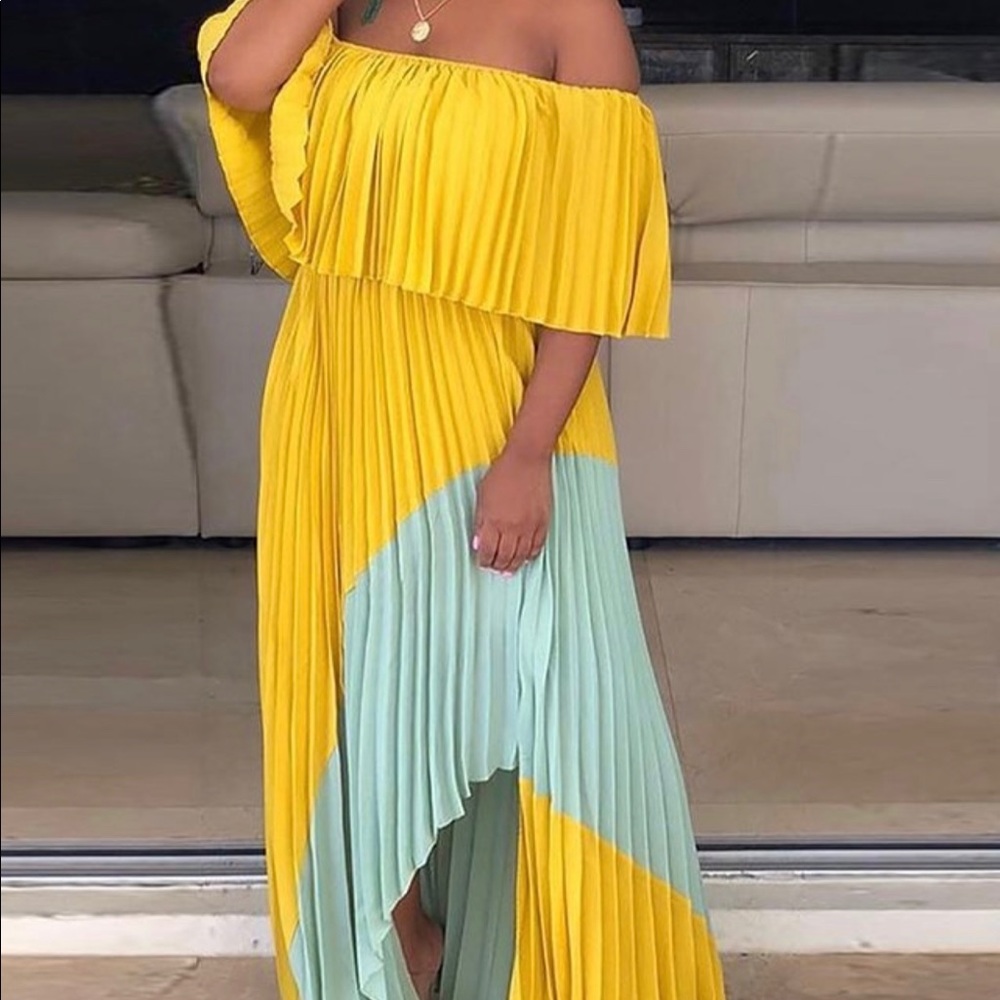 OFF SHOULDER PLEATED STITCHING MAXI DRESS